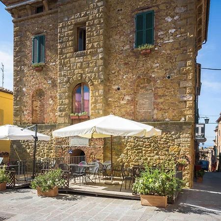ホテル ロカンダ ディ カサルムスティア Castelmuzio エクステリア 写真