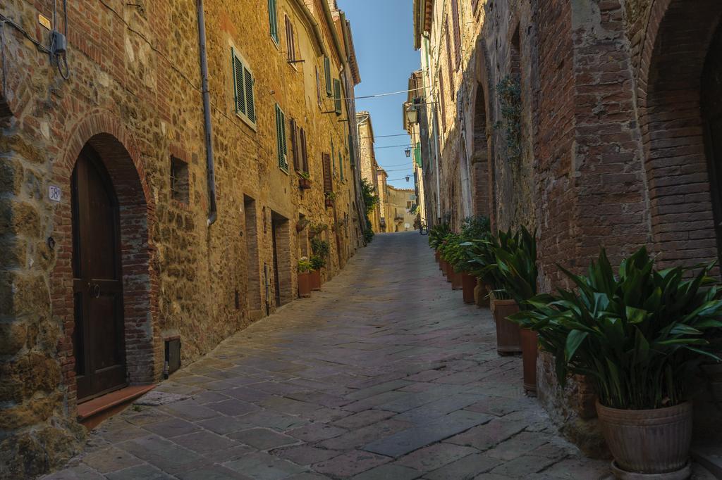 ホテル ロカンダ ディ カサルムスティア Castelmuzio エクステリア 写真