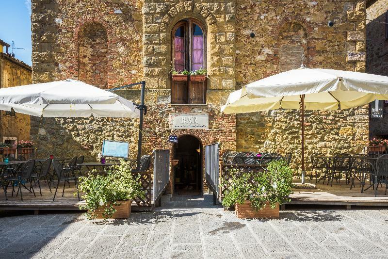 ホテル ロカンダ ディ カサルムスティア Castelmuzio エクステリア 写真