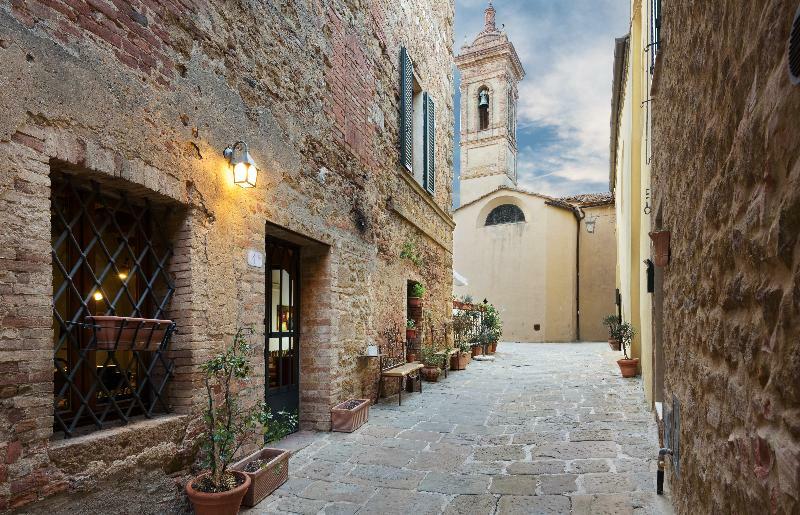 ホテル ロカンダ ディ カサルムスティア Castelmuzio エクステリア 写真